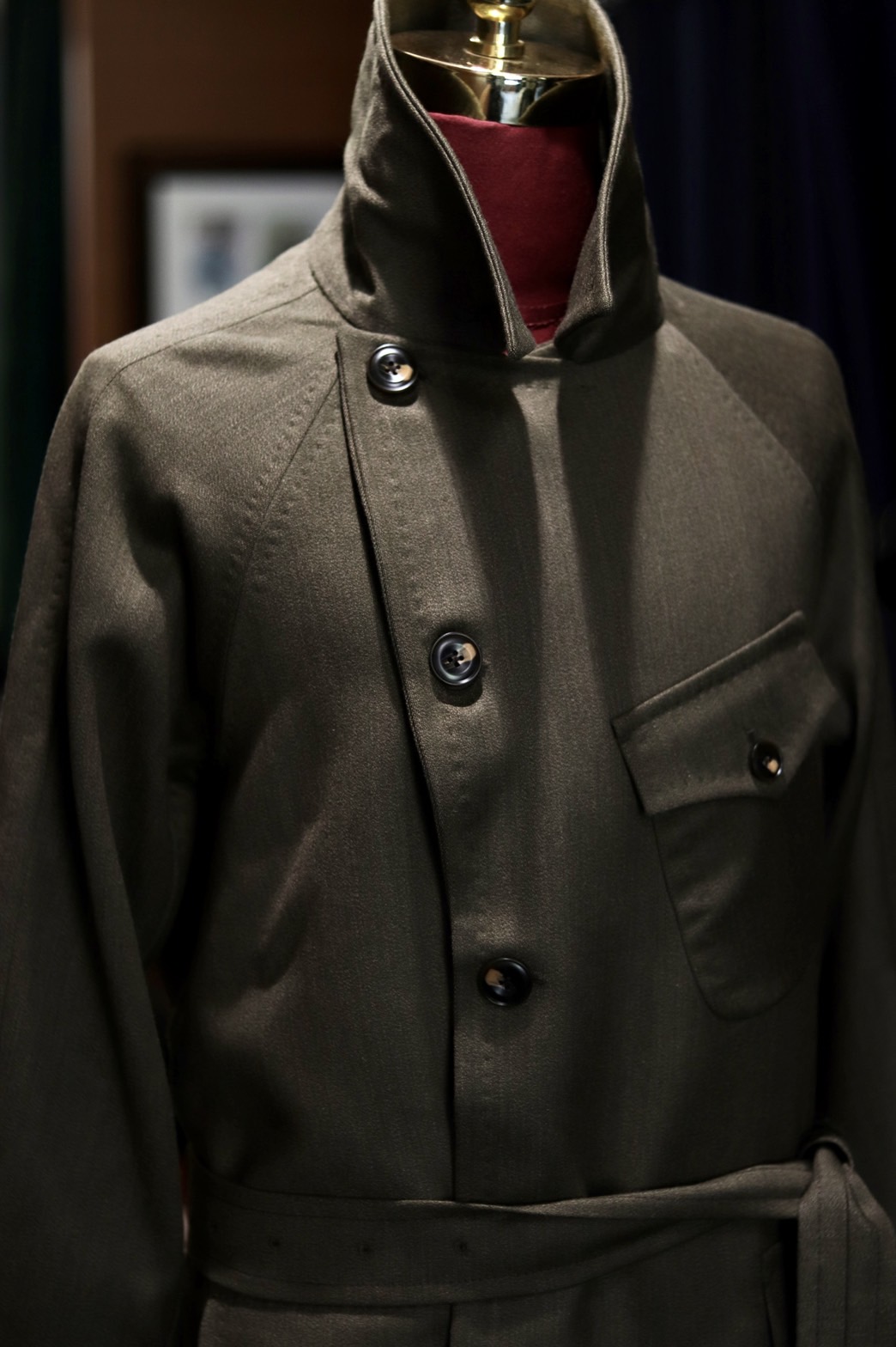 カノニコカバートクロスが最高に生きた、ミリタリーテイストのコートが